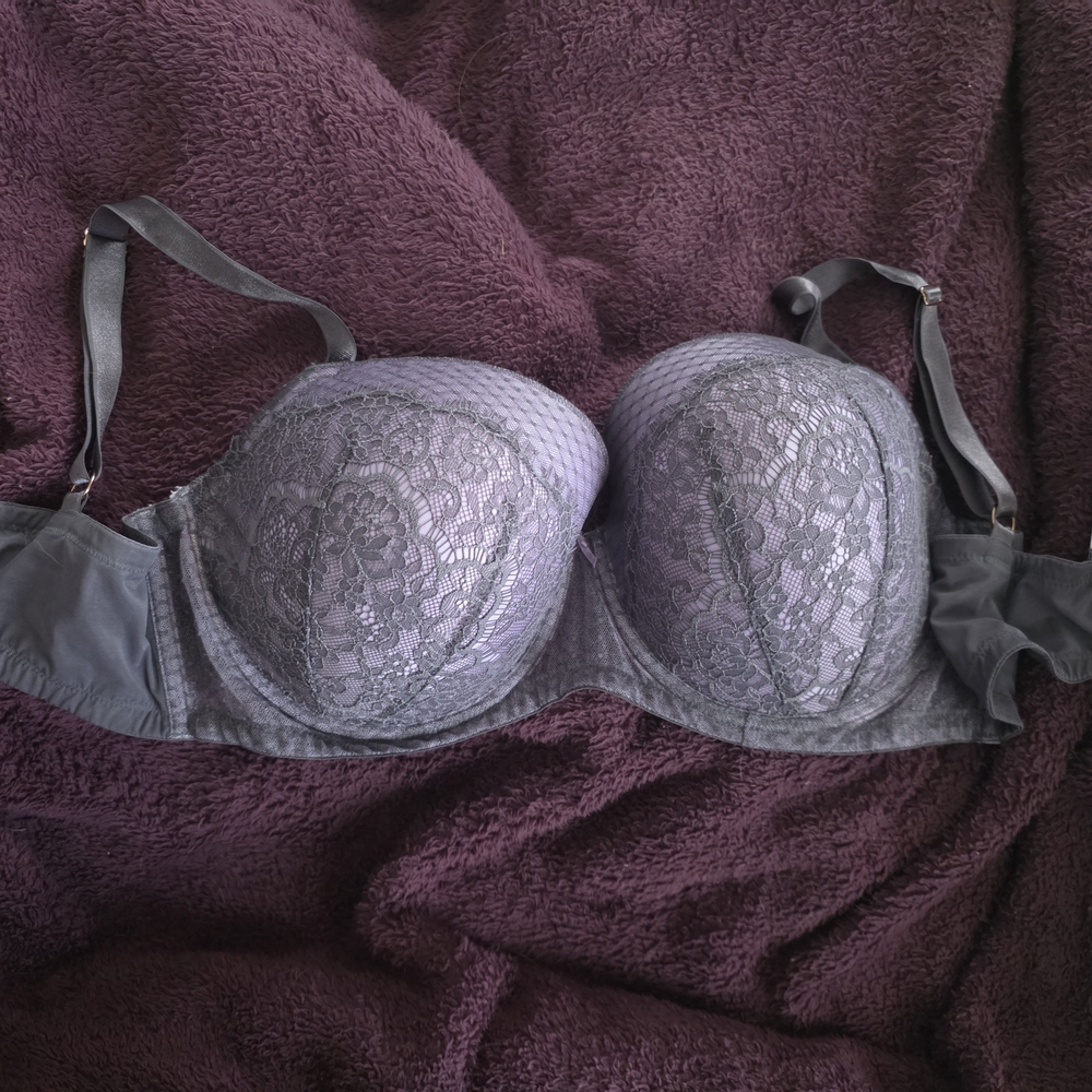 Victoria's Secret Lace Push-Up Bra in Lavender Gray
